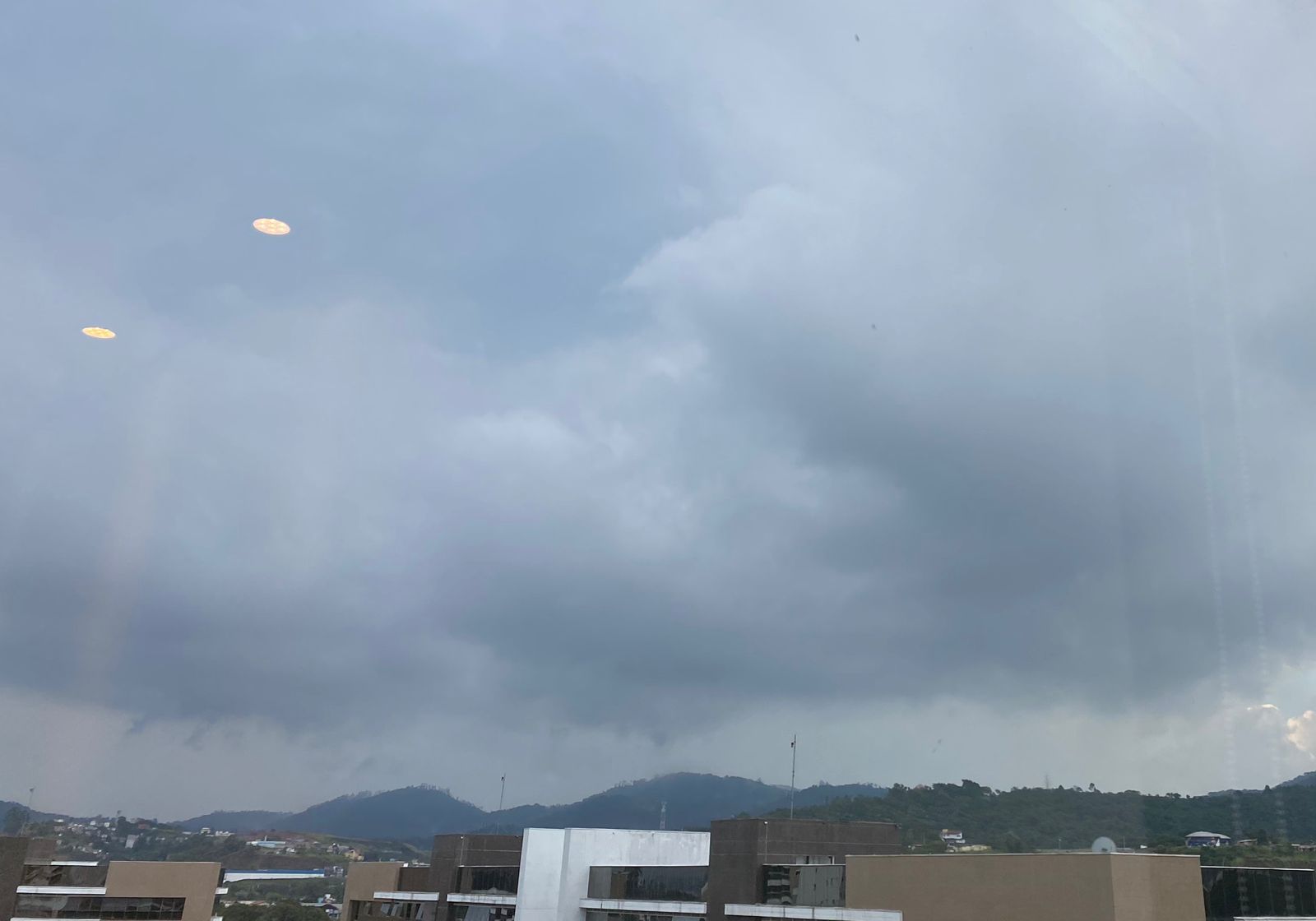 INMET emite Alerta Amarelo devido a temporal