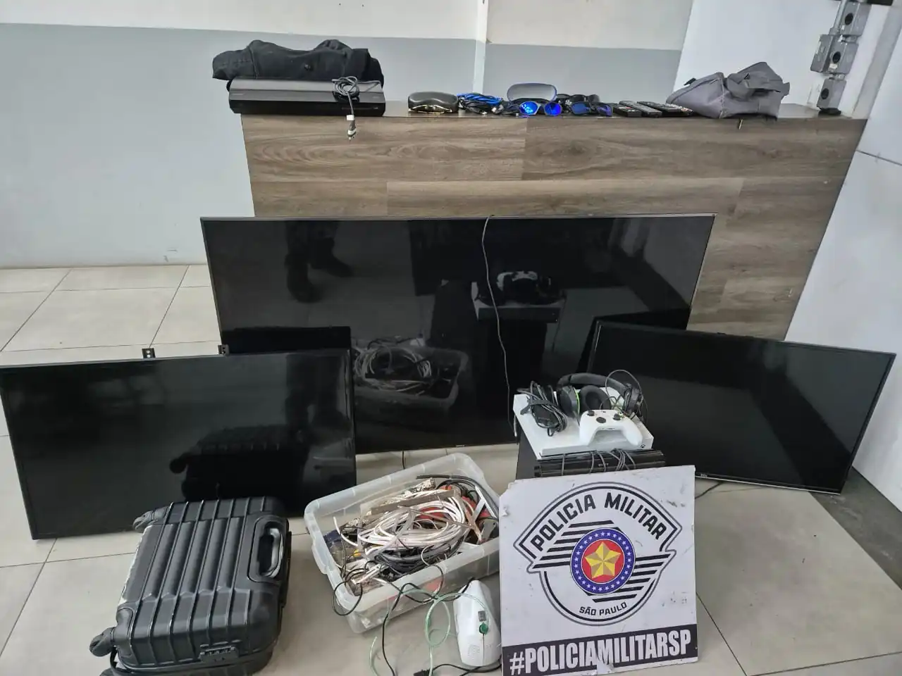 Após verificar imagens, PM recupera objetos de furto em Mogi