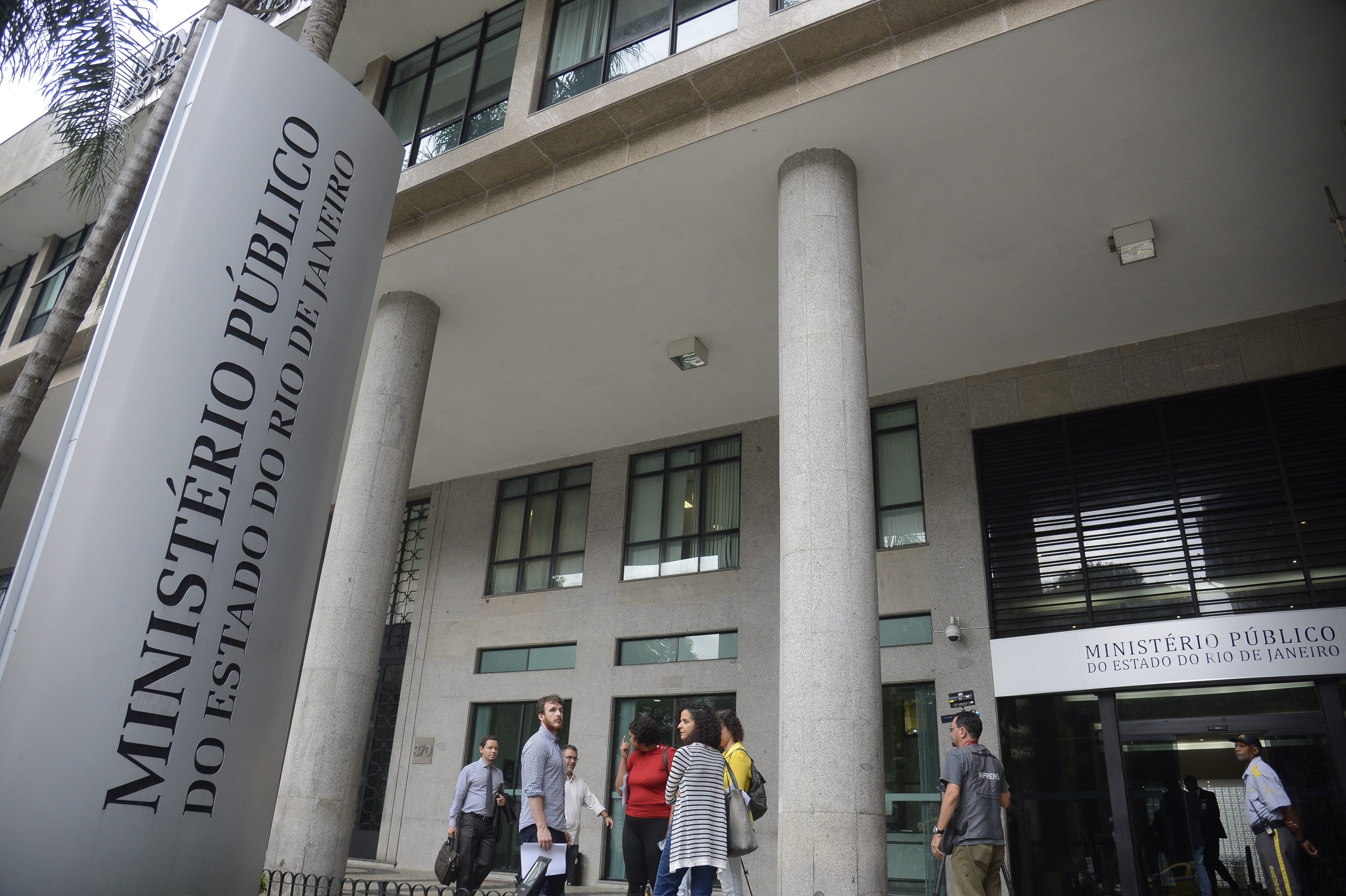 Operação busca prender 19 policiais suspeitos de ligação com jogos ilegais