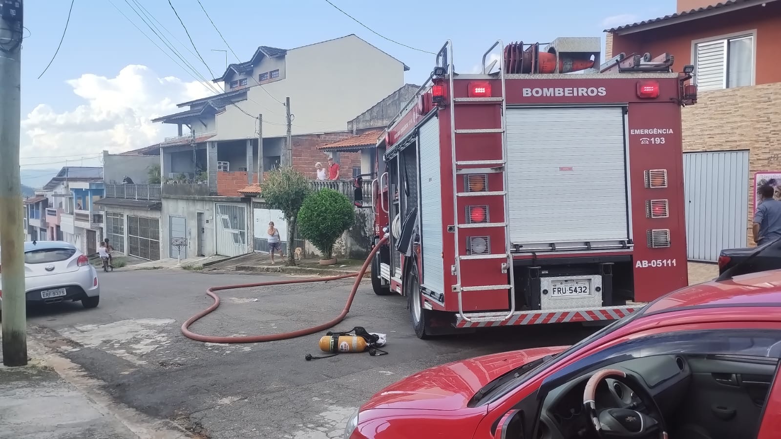 Idoso morre após casa pegar fogo, em Santa Isabel