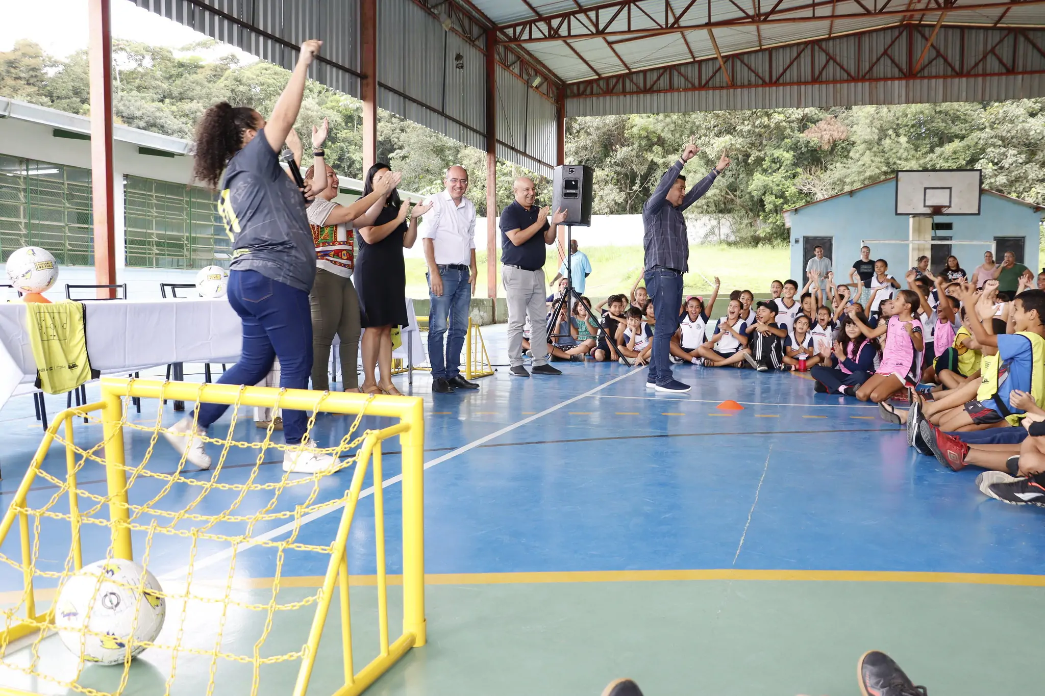 Projeto ‘Futebol de Rua pela Educação’ chega à escola em Suzano