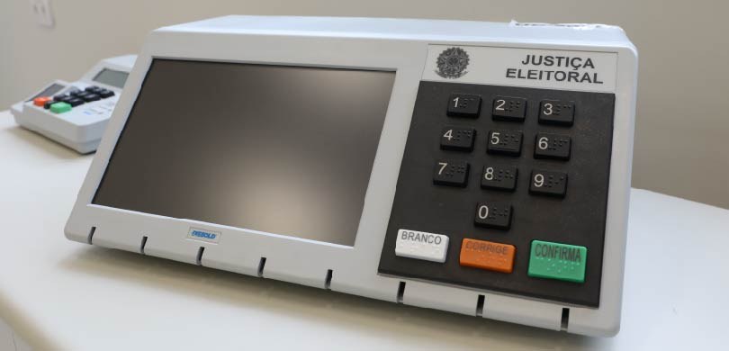 Urna eletrônica terá nova voz para eleitores cegos ou com baixa visão