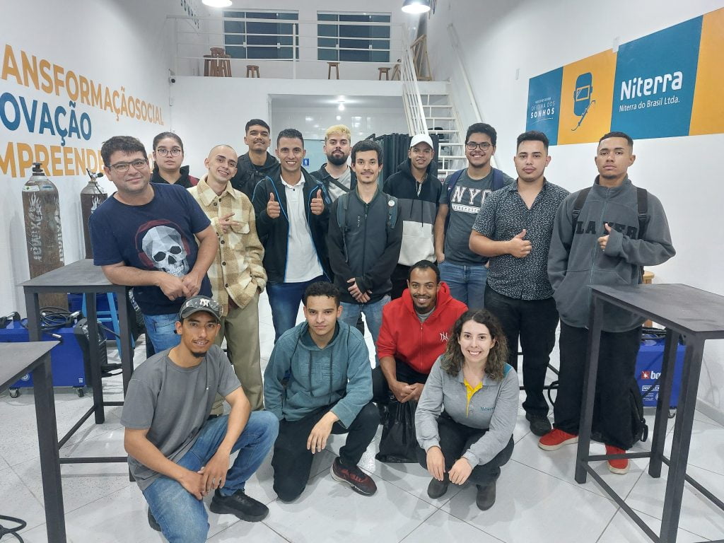 Com bolsas de estudo 100% gratuitas, as aulas iniciaram no fim do mês de junho. 