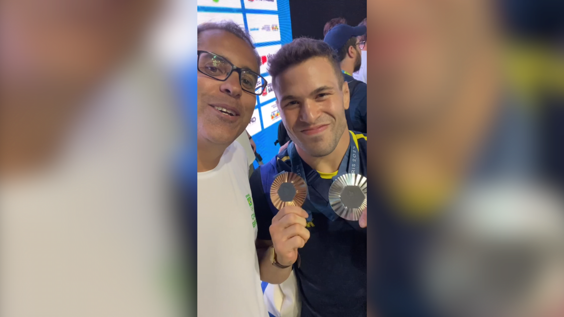 Em Paris, secretário de Esportes de Mogi grava vídeo ao lado do medalhista William Lima; veja