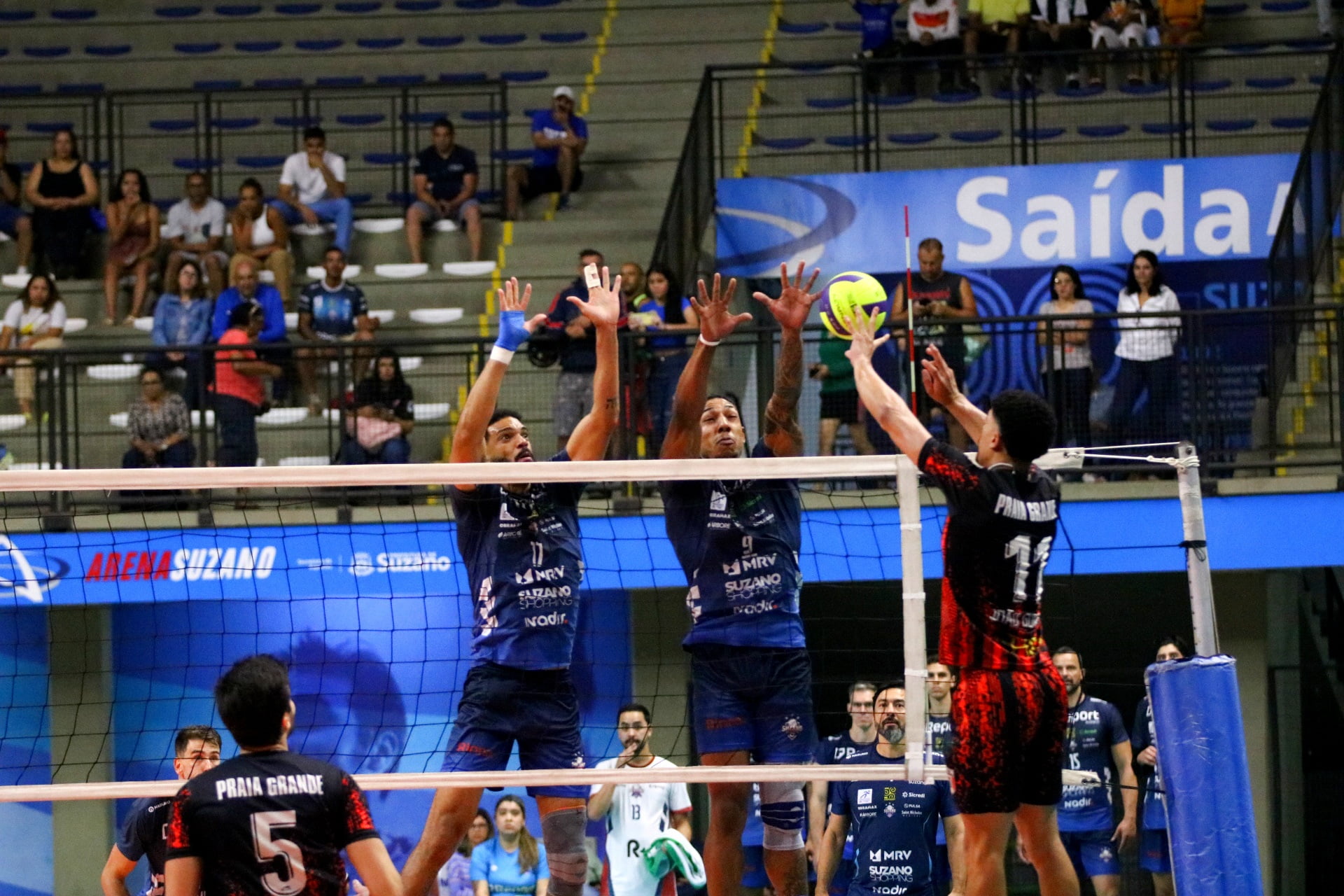 Suzano Vôlei vence Praia Grande e garante vaga nas semifinais do Paulista 2024