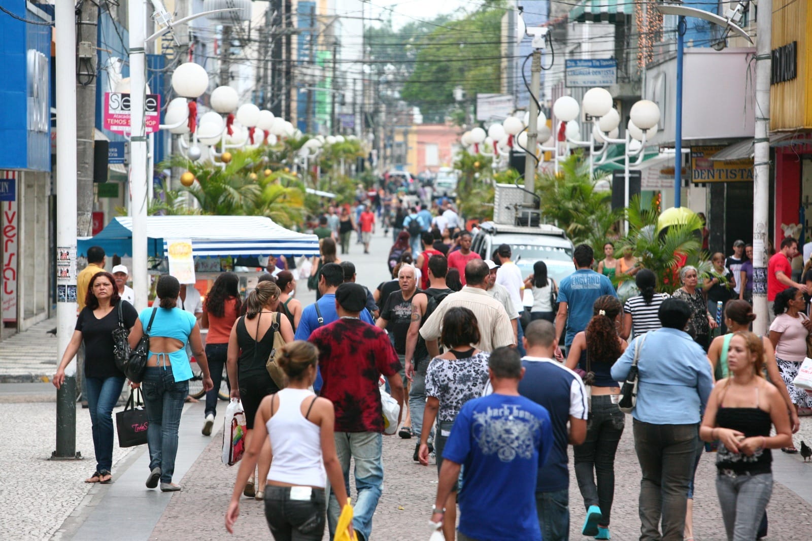 Pesquisa revela aumento de até 90% em produtos na véspera do Dia das Crianças em Mogi e Suzano