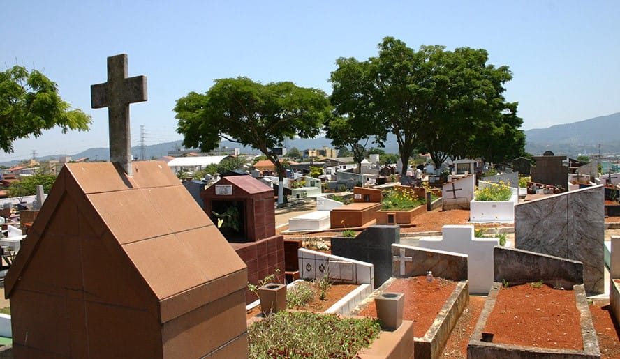 Cemitérios do Alto Tietê terão missas no Dia de Finados