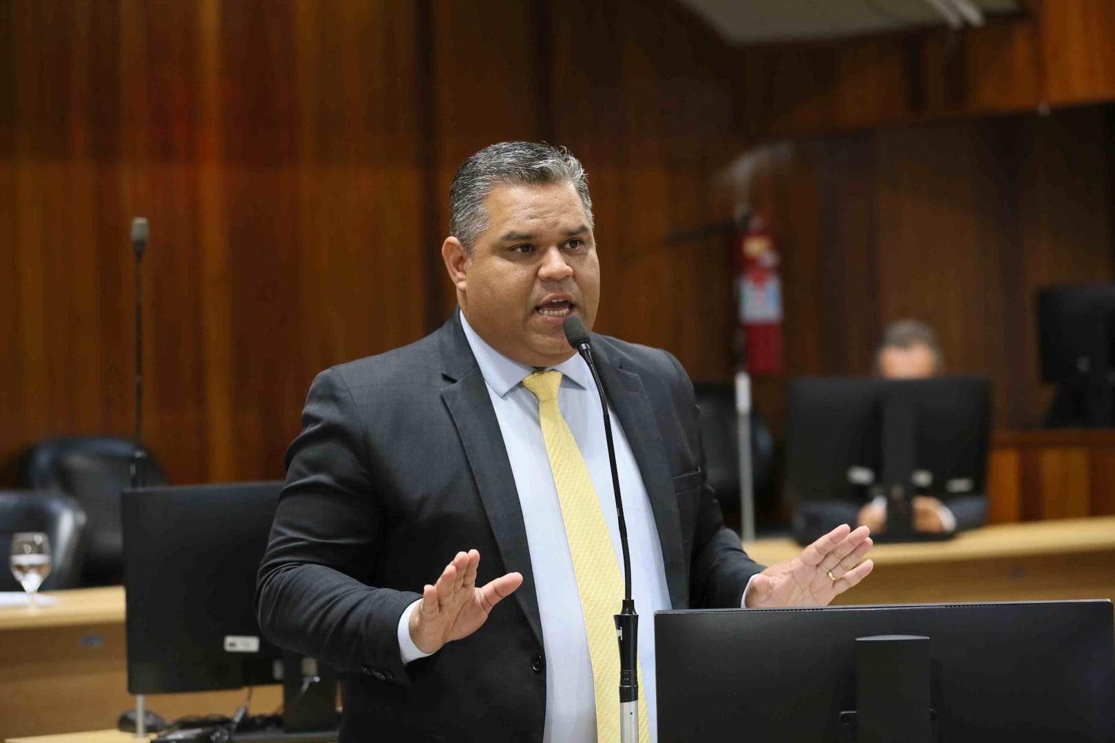 Vereador de Mogi perde controle de veículo e sofre acidente na Mogi-Biritiba