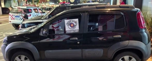 Carro roubado em Mogi das Cruzes é recuperado e dois homens são presos