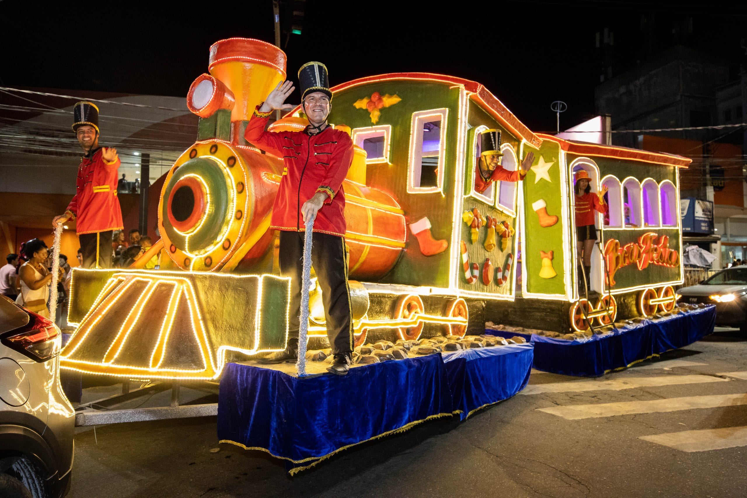 Itaquaquecetuba terá Parada de Natal neste sábado (14)