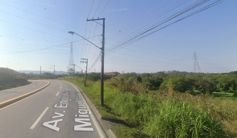 Motociclista morre após perder controle e cair em ribanceira na Mogi-Salesópolis
