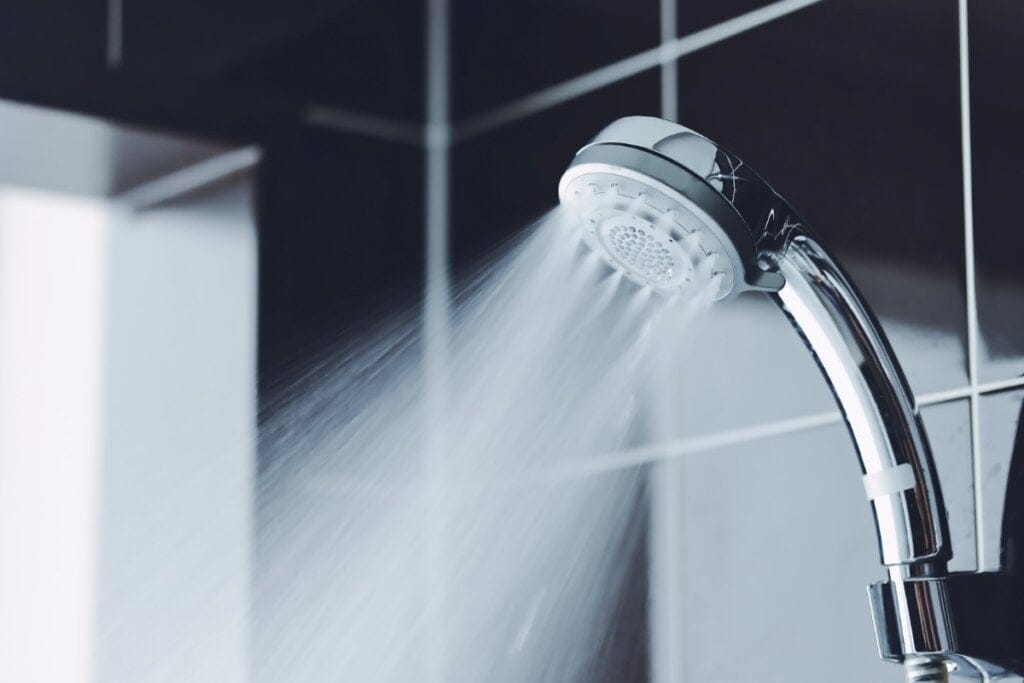 10 dicas para economizar na conta de luz durante o verão