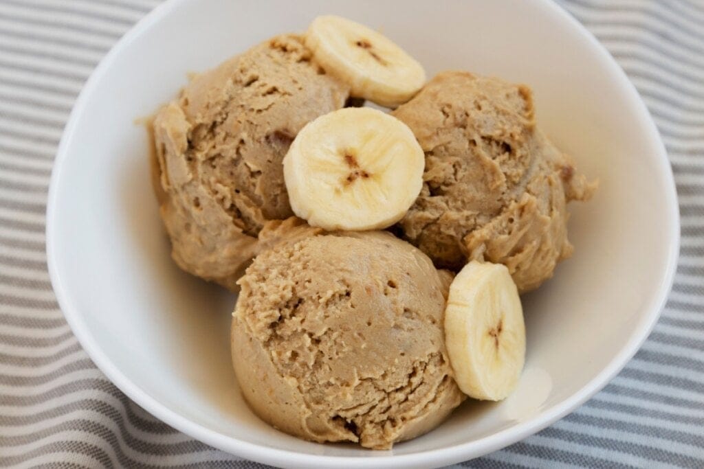 3 receitas de sorvete proteico para os dias quentes