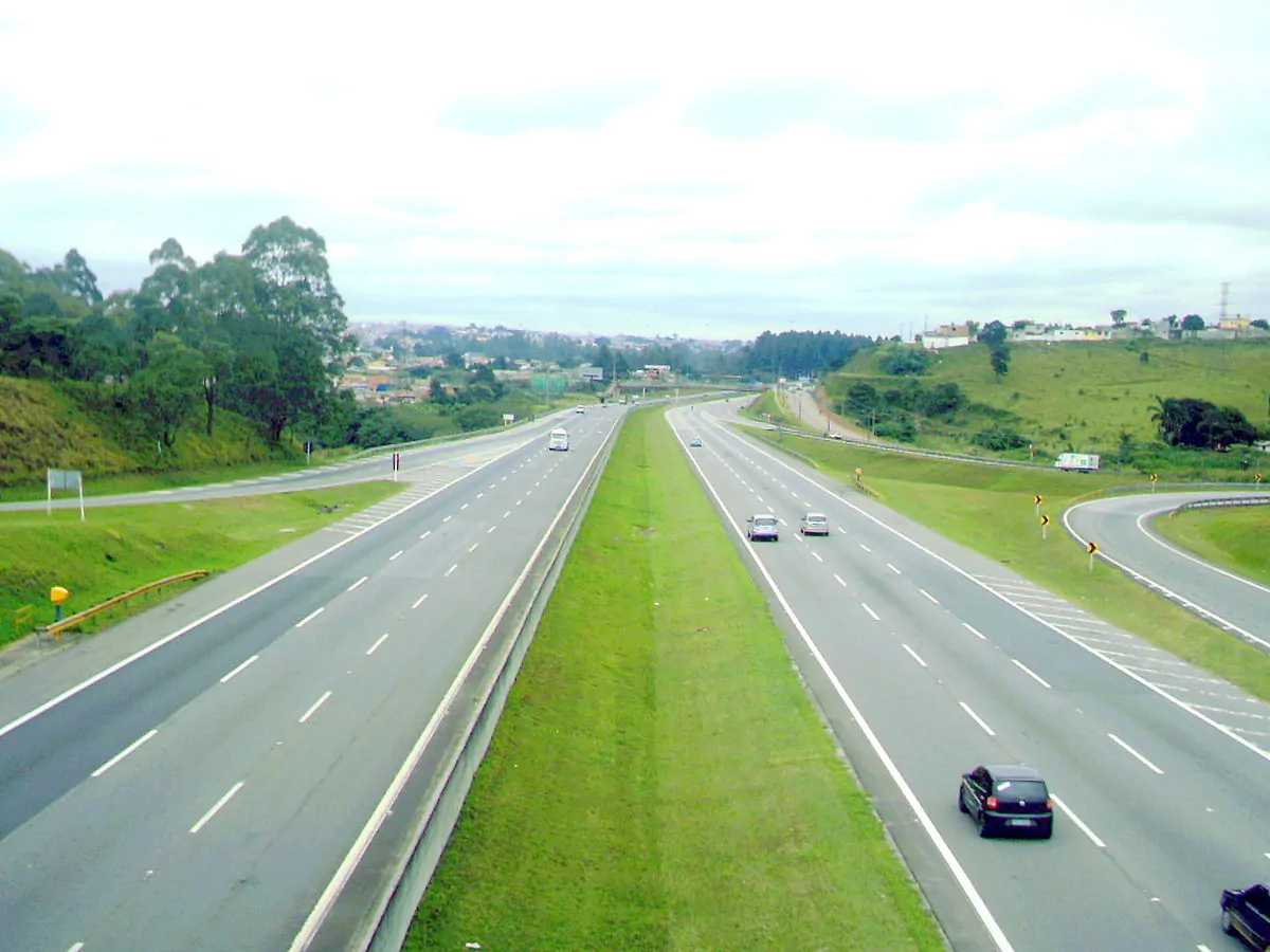Corredor Ayrton Senna/Carvalho Pinto recebe obras de conservação