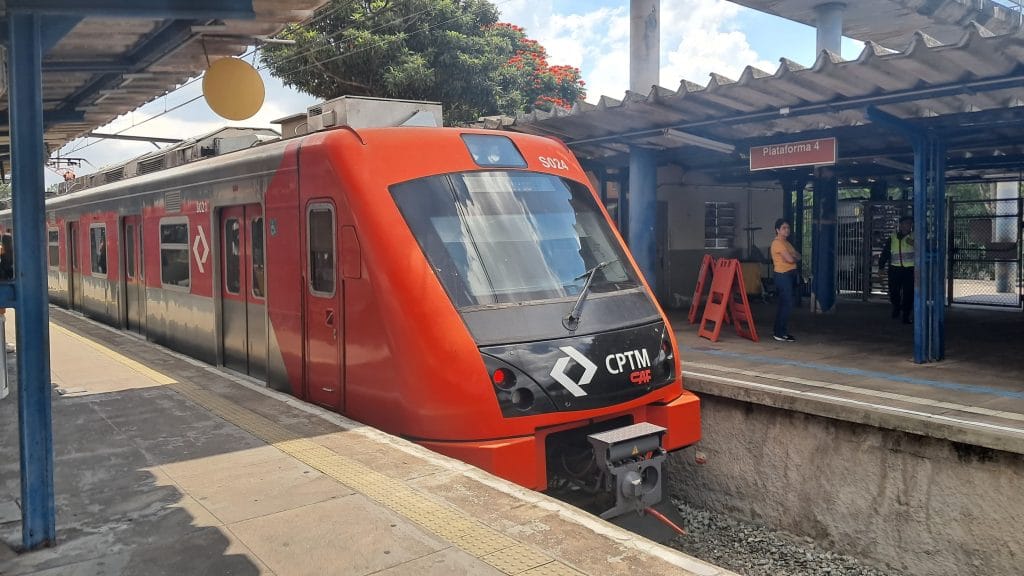 Trem da CPTM na Estação Estudantes | Geovanna Albuquerque/O Diário