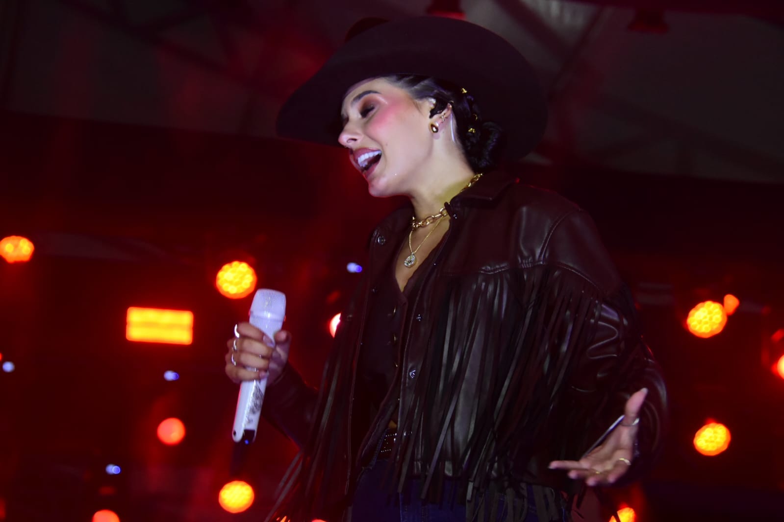 Ana Castela é a próxima atração da Festa da Uva Fina de Ferraz de Vasconcelos