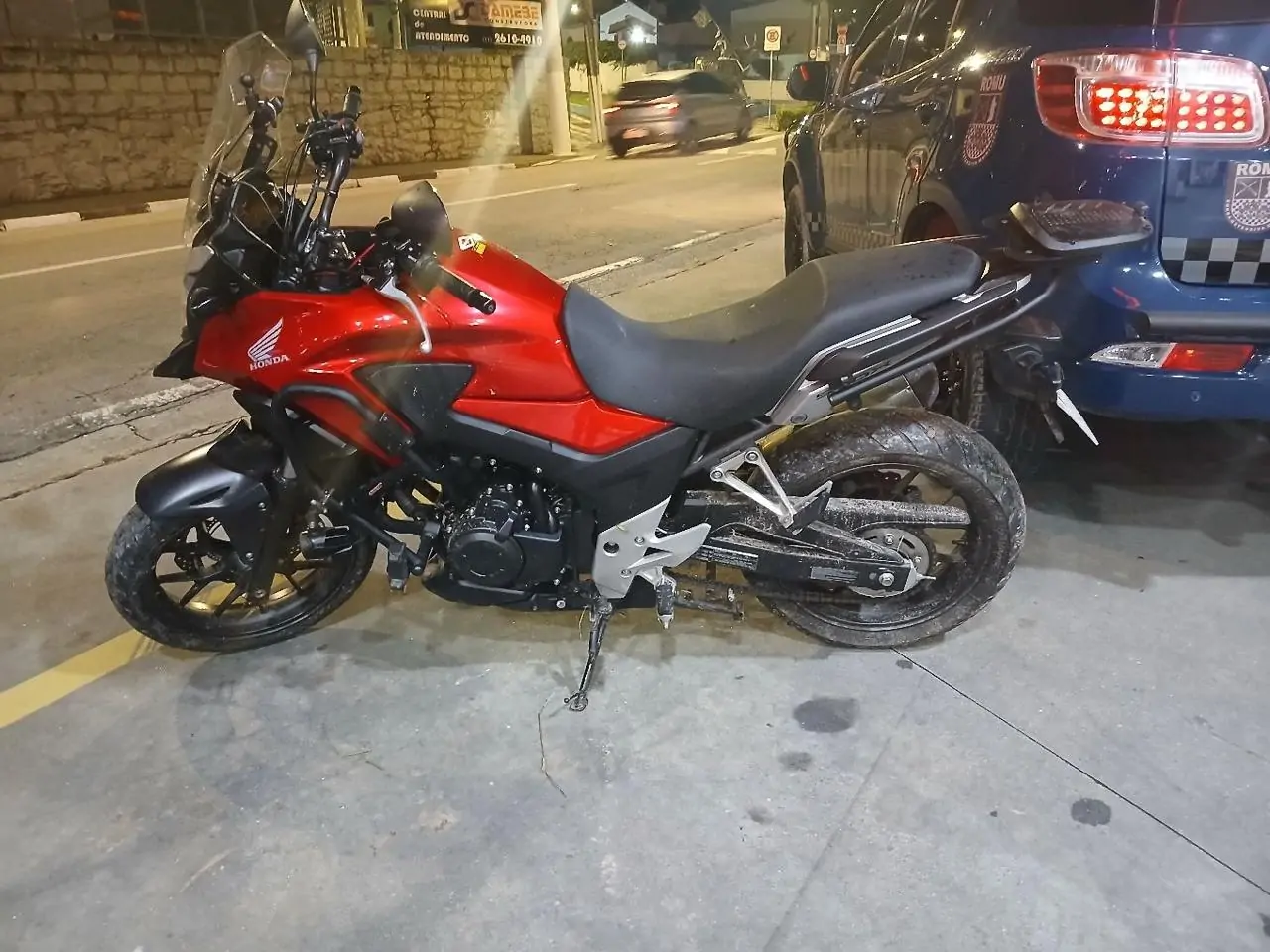 GCM de Mogi apreende 5kg de drogas, prende dois por tráfico e recupera moto