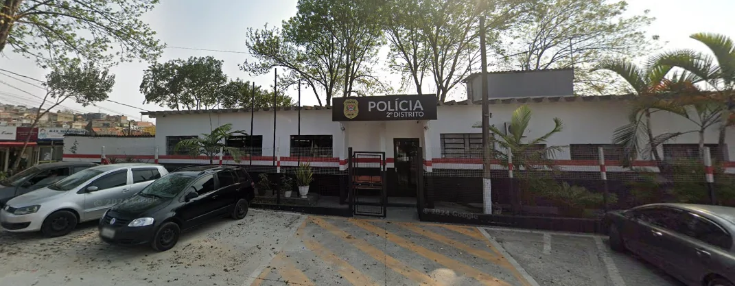 Suspeito de roubo é preso após motorista travar portas de ônibus em Suzano
