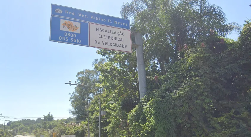 Estação de tratamento de água vaza, causa deslizamento de terra e rodovia fica interditada em Santa Isabel