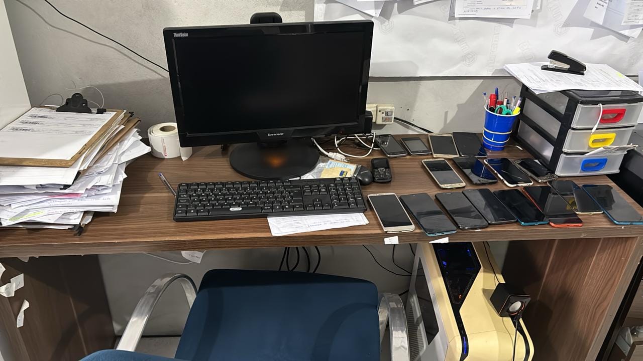 Deic fecha central de telemarketing clandestina usada em golpes bancários, em Ferraz