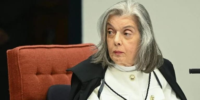 Com voto de Carmen Lúcia, STF forma maioria para condenar Jair Bolsonaro