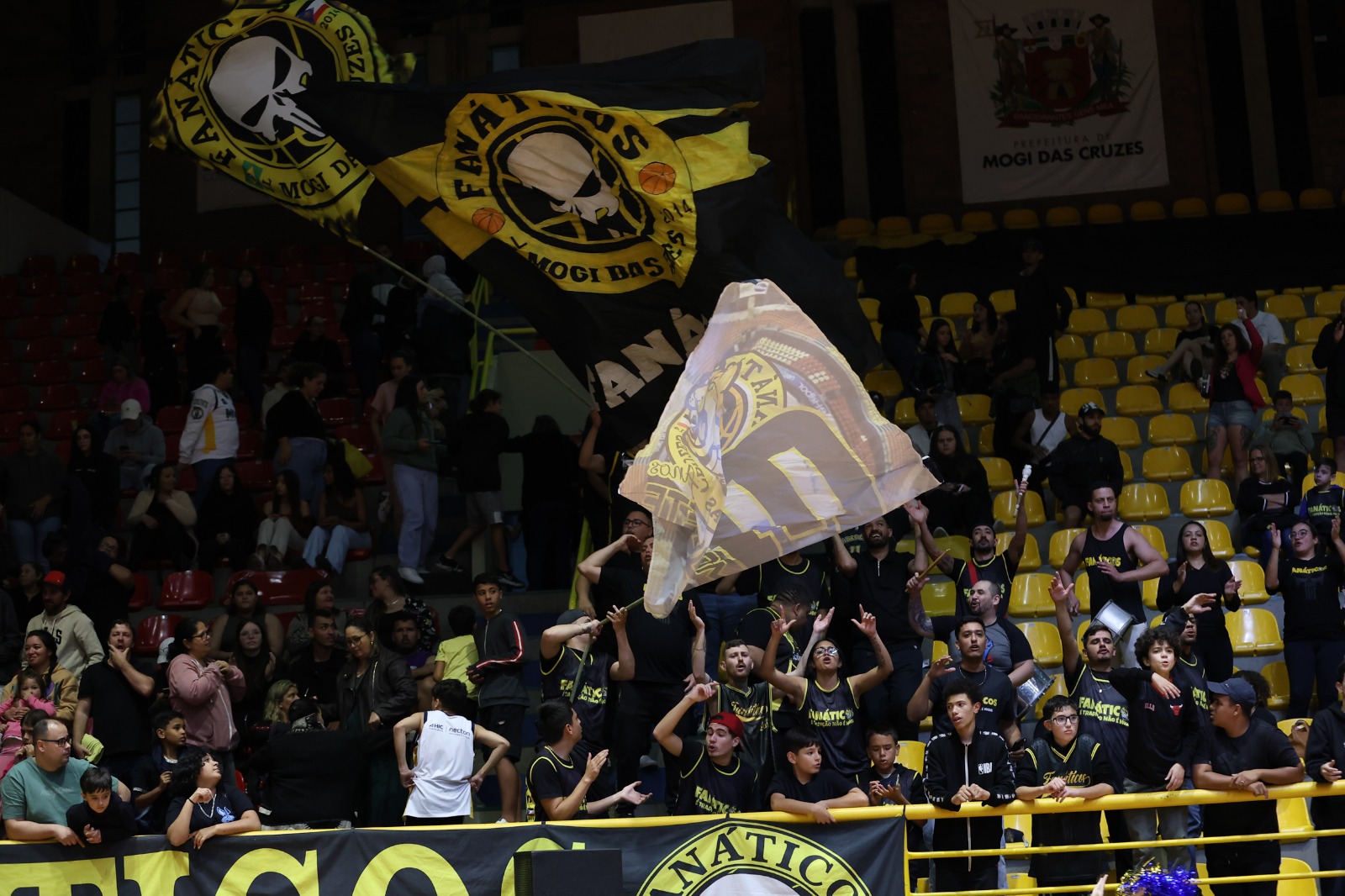 Jogo entre Mogi Basquete e Paulistano tem ingressos gratuitos; veja como garantir