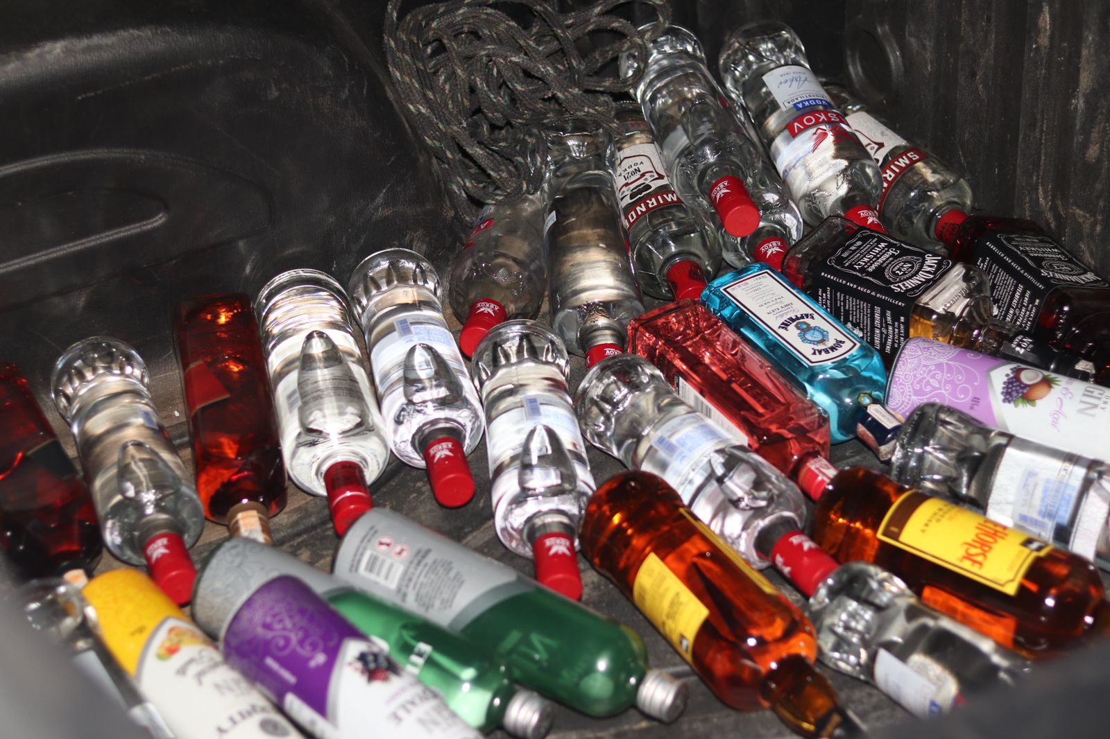 Operação em Suzano apreende 250 garrafas de bebidas sem procedência