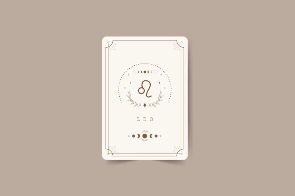 ilustração de uma carta branca com símbolo do signo de leão marrom com pontos em volta, nome do signo em inglês embaixo e desenhos de lua. carta está em fundo marrom-claro