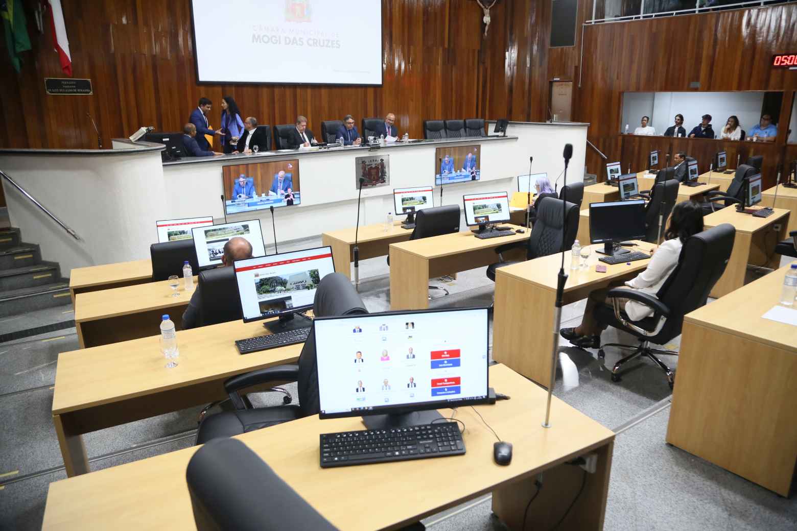 Na última sessão do ano, Câmara de Mogi das Cruzes vota mais 20 projetos para limpar pauta