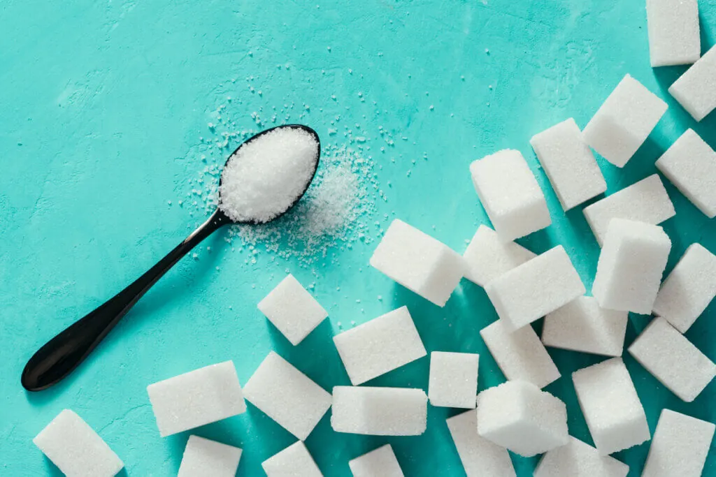 Entenda o perigo do consumo excessivo de açúcar