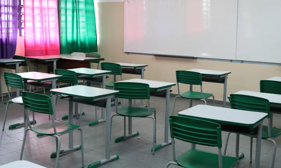 Senado aprova penas maiores em crimes contra professores e médicos