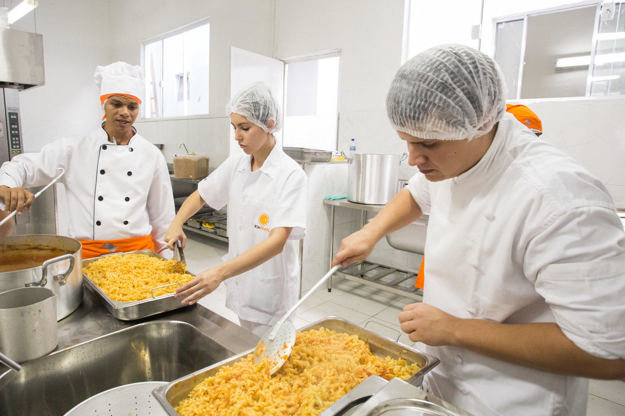 Unidade do Bom Prato Móvel de Mogi das Cruzes passa a funcionar em novo endereço