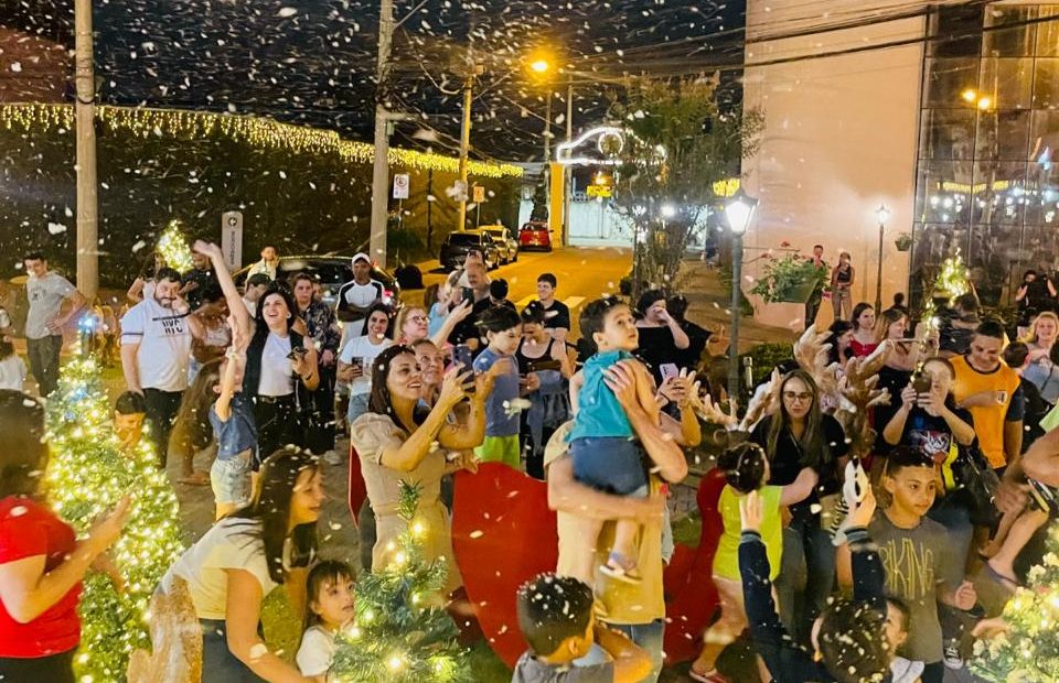 Show de neve marca programação de Natal em Mogi das Cruzes