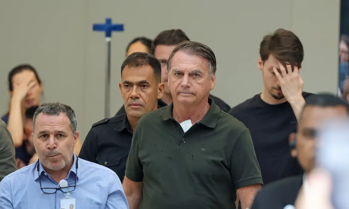 Bolsonaro passará por cirurgia no dia 25 de dezembro