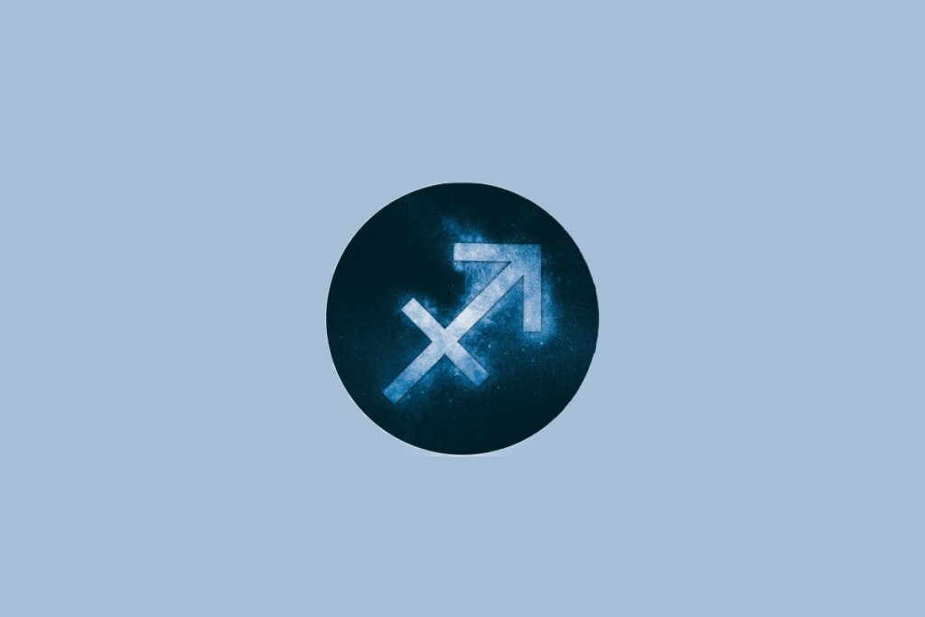 Ilustração do signo de Sagitário, em fundo azulado, com uma seta inclinada para cima e à direita cruzando um traço diagoNAL