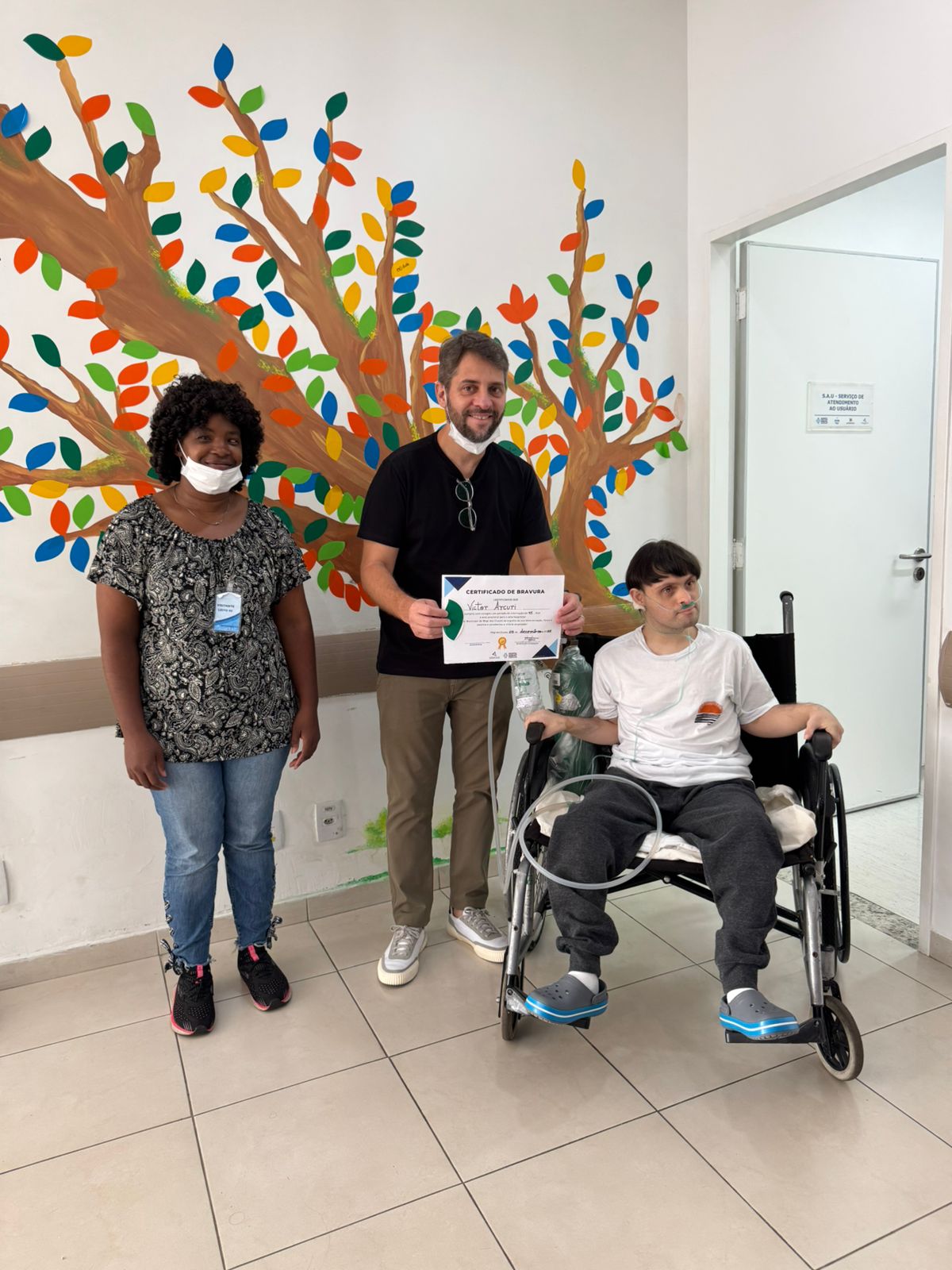 'Corredor da Alegria' celebra alta de paciente atípico após 41 dias de internação