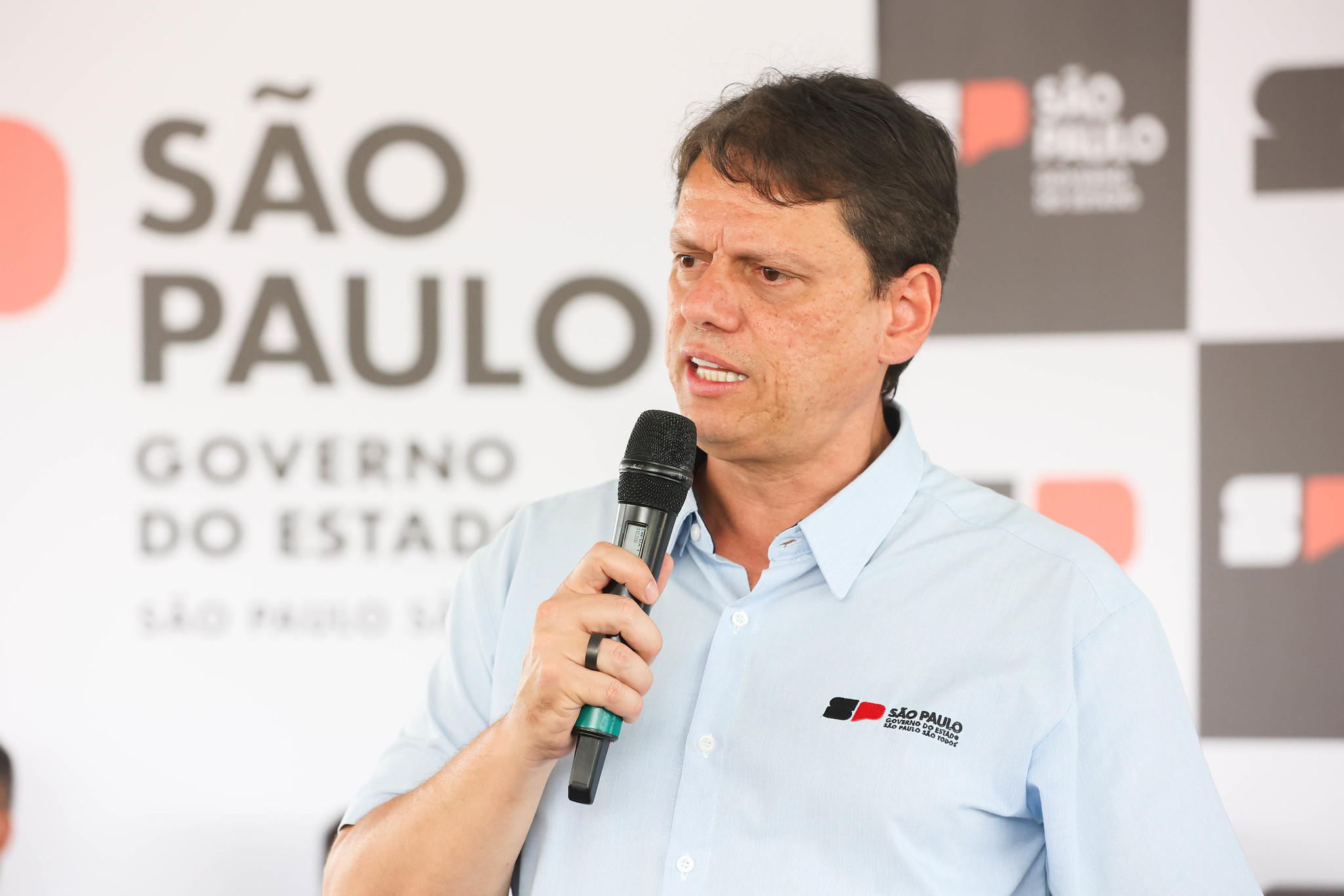 Tarcísio vem a Itaquá para entregar 1,2 mil matrículas de regularização fundiária