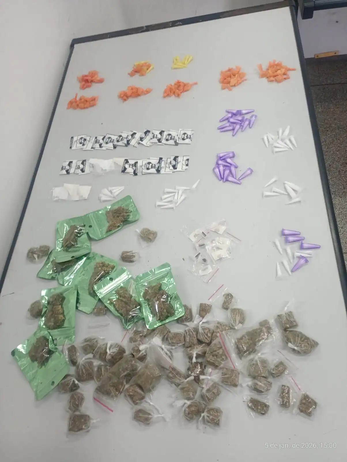 GCM de Suzano localiza 231 porções de drogas no Badra