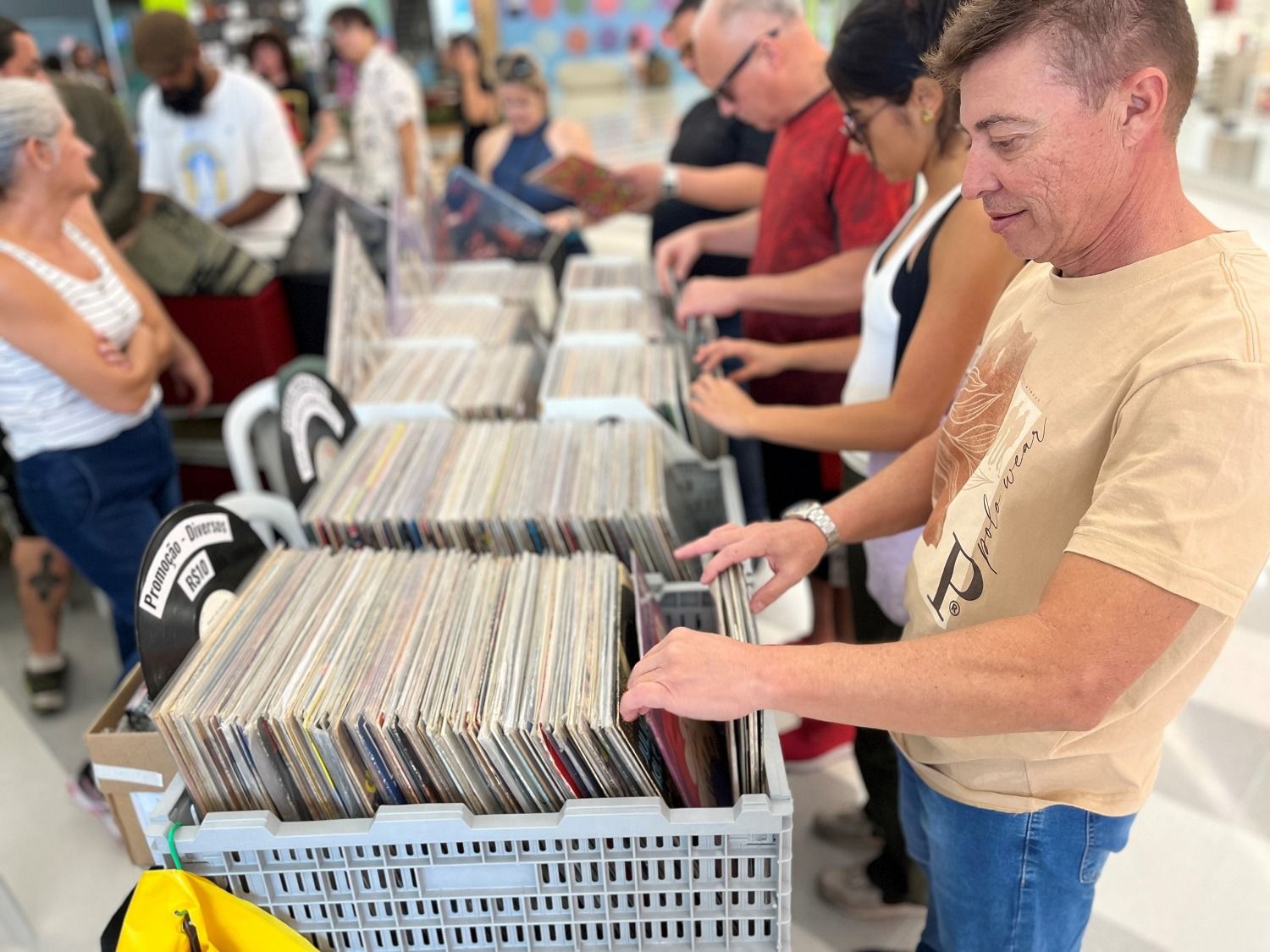 Shopping de Suzano abre programação de férias com jogos gigantes e feira de discos