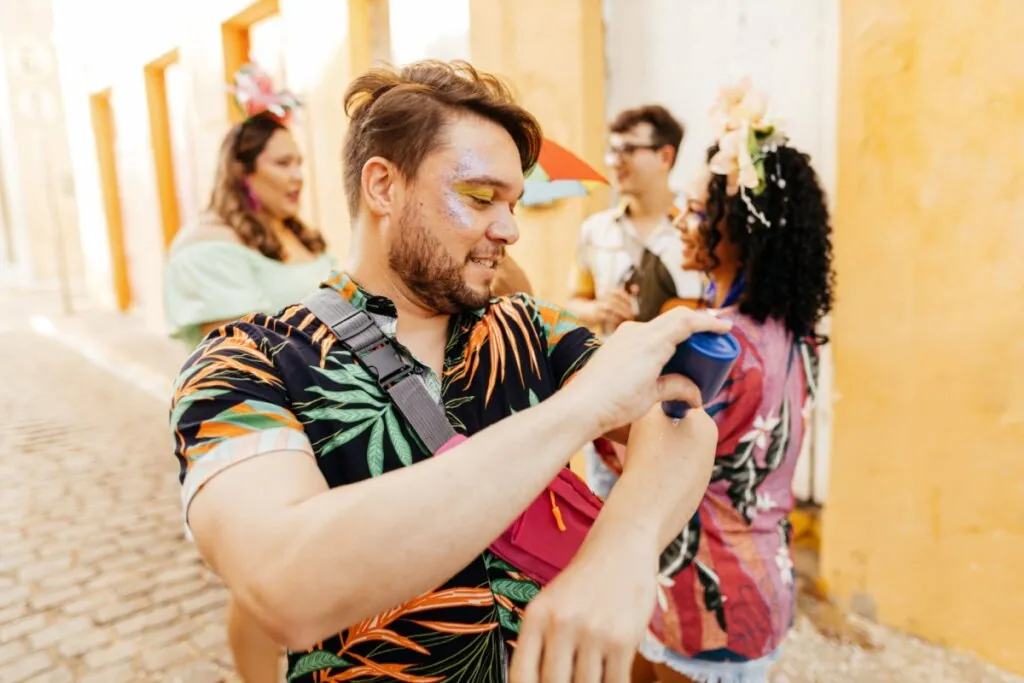 Carnaval com saúde: 9 cuidados essenciais para curtir a folia