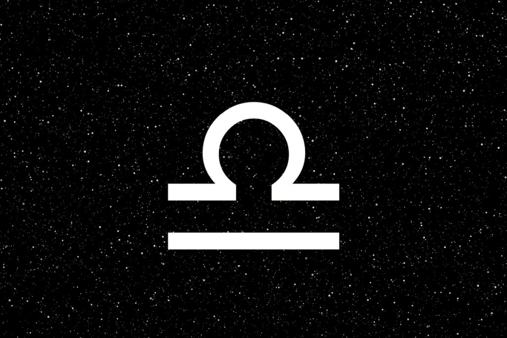 Símbolo de Libra com textura de galáxia azul e efeito de vidro, representando uma balança em equilíbrio, sobre um fundo de céu noturno azul-escuro profundo e estrelado.