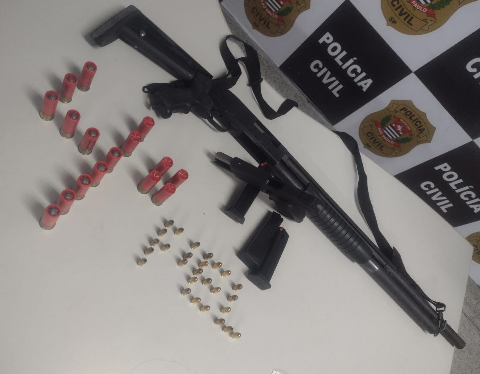 Proprietário de imóvel é detido após ameaçar inquilino com arma de fogo