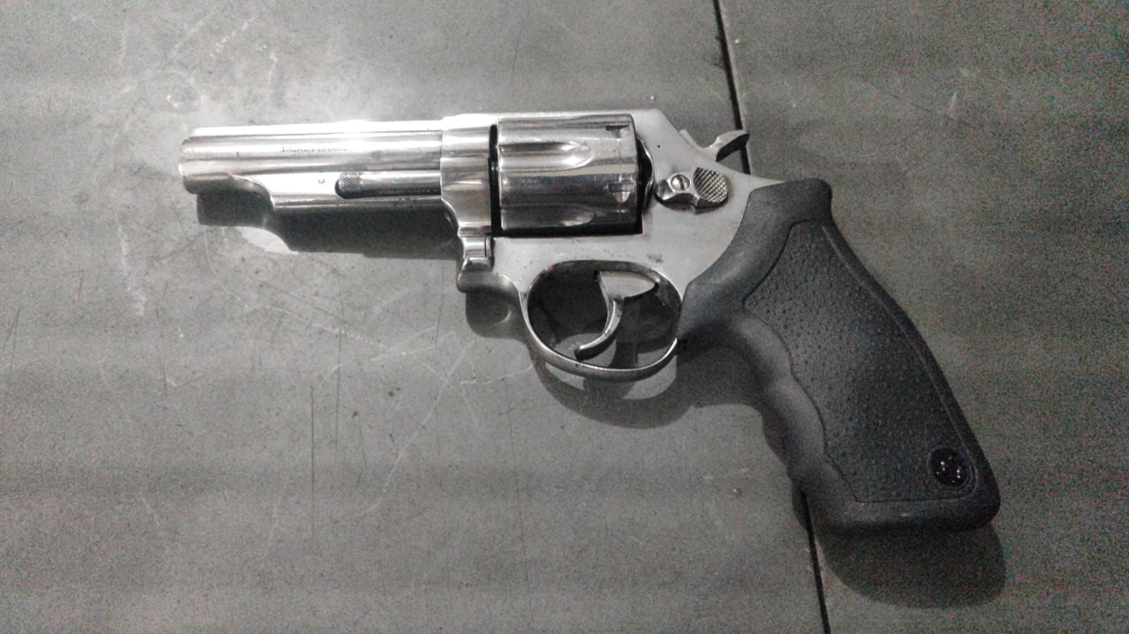 Desentendimento entre vizinhos termina em tiros em Itaquaquecetuba; uma pessoa foi presa