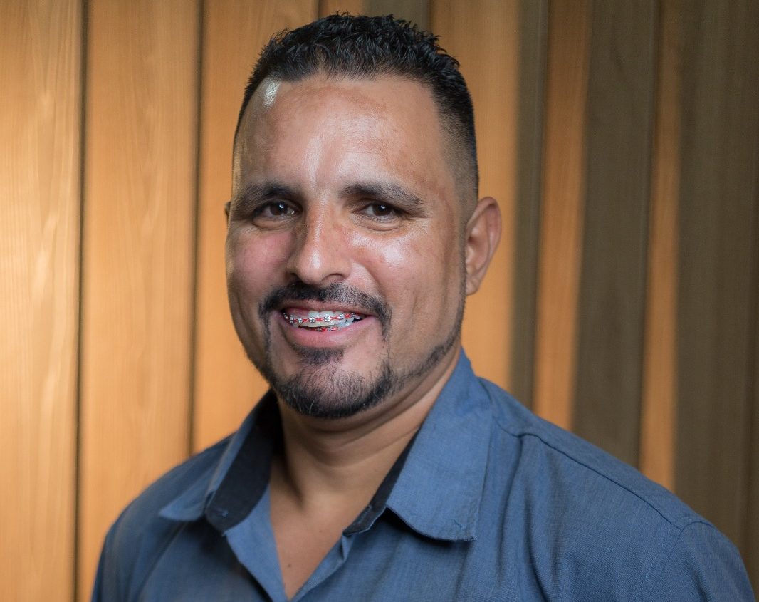 Prata da Casa: De limpador de vidro a líder, a história real sobre oportunidade e fé de Milton Macedo na Padrão Serviços