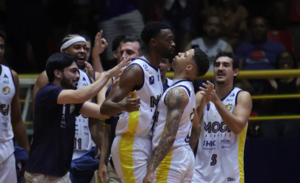 Mogi Basquete vence São José e abre 2 a 0 na série dos playoffs do NBB