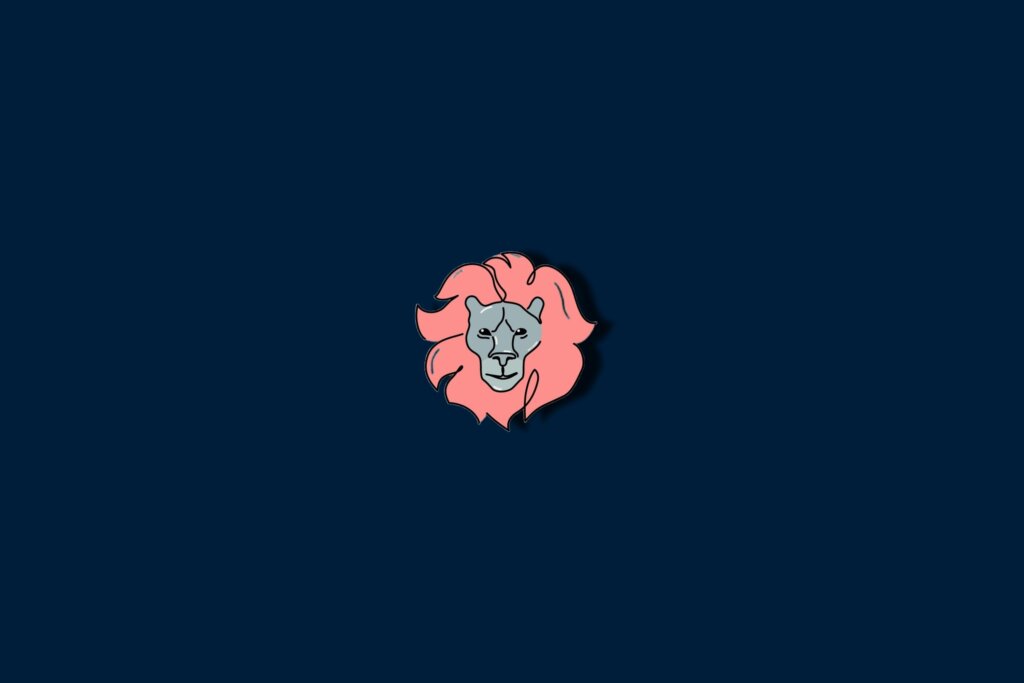 Ilustração de um leão, com juba rosa, em um fundo azul-escuro