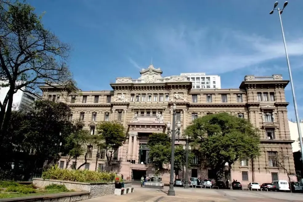 Guararema: piloto de avião acusado de liderar esquema de pedofilia vira réu