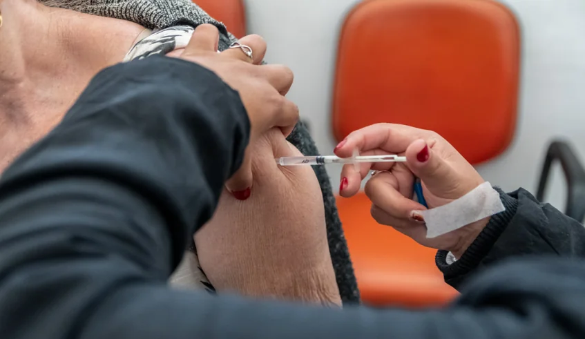 Mogi realiza vacinação contra a gripe no Bom Prato e Terminal Central