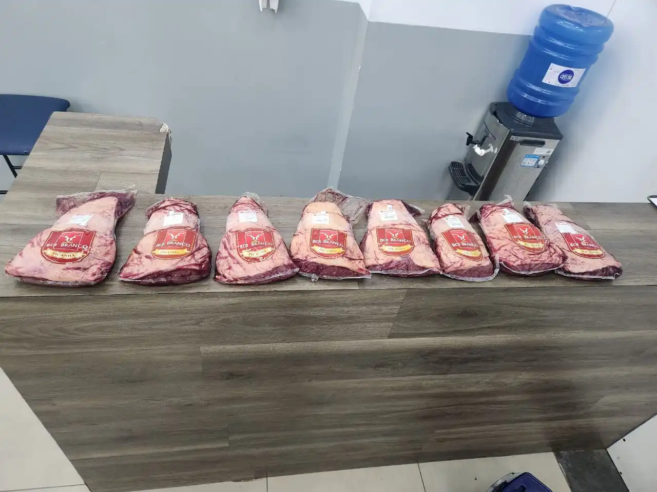 Homem é preso após furtar mais de R$ 1 mil em peças de picanha de supermercado em Mogi