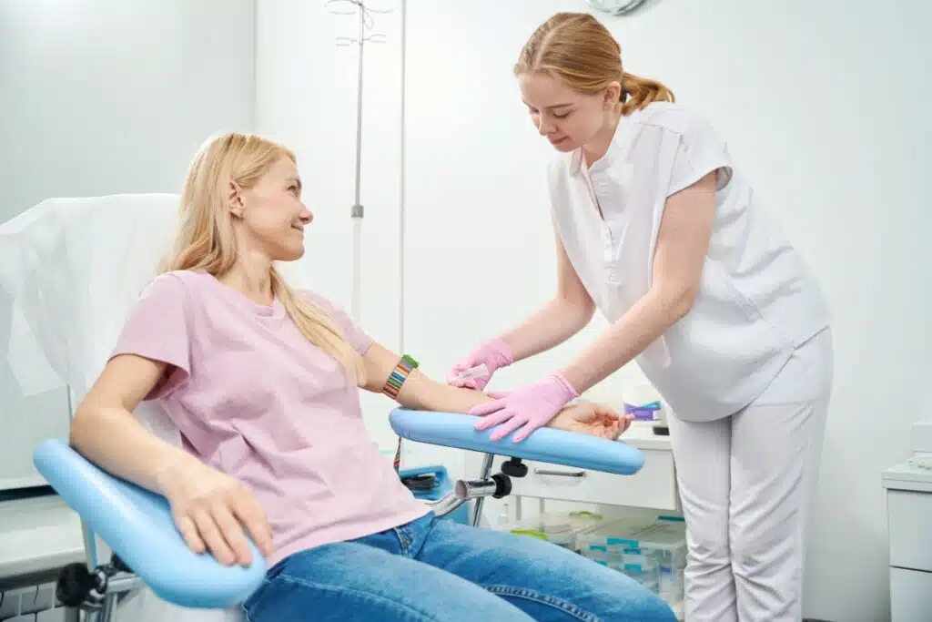 Julho Amarelo: 4 mitos e verdades sobre a transmissão das hepatites virais